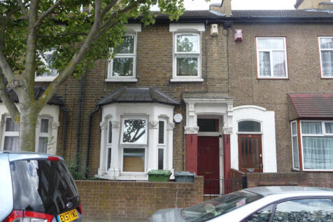 Two bed ground floor flat with its own garden.