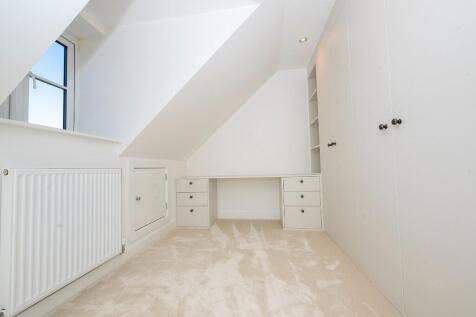 Bedroom 2 Dressing