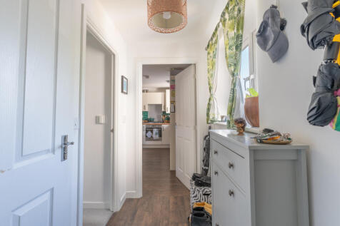 83 George Holmes Way-4