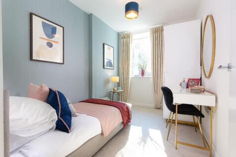 2 bed, 0 bath Flat in London - Photo 10