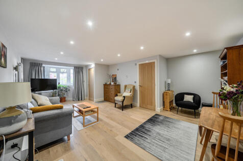 Sitting/Dining Room