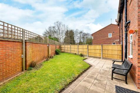 56 Tyning Close-2.jpg