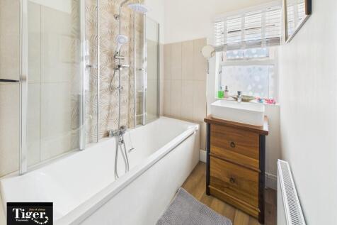 CAM02176G0-PR0579...