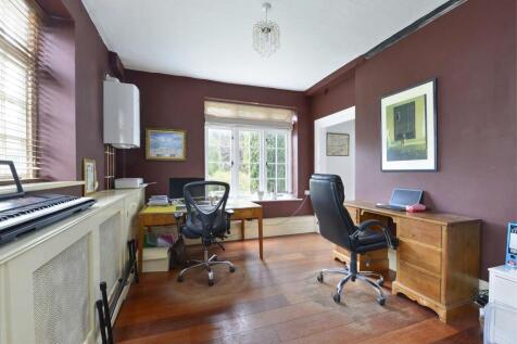 Bramley Lodge, High Street (18)-1920.jpg