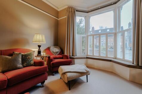 5 bed, 3 bath Detached in Birmingham - Photo 9