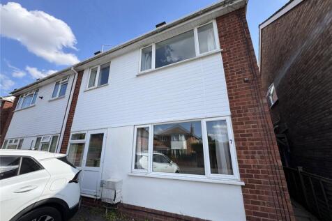 5 Bedroom Semi-Detached in WR2 5LX