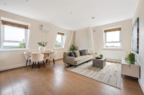 Eastwood Close, E18