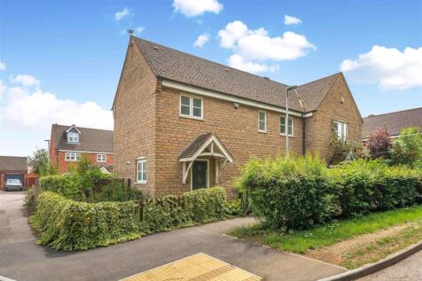 18 Thenford Road, Middleton Cheney-3.jpg