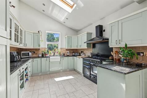Kitchen_3.jpeg