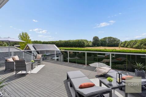 ROOF TERRACE / BALCONY