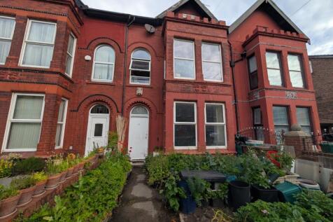 *** NEW TO THE MARKET! *** AVAILABLE FOR IMMEDIATE MOVE-IN! *** SPACIOUS TWO-BEDROOM FLAT! *** MINUTES FROM BOOTLE ORIEL ROAD STATION! *** FRIENDLY NEIGHBOURS! *** GAS CENTRAL HEATING! *** uPVC DOUBLE