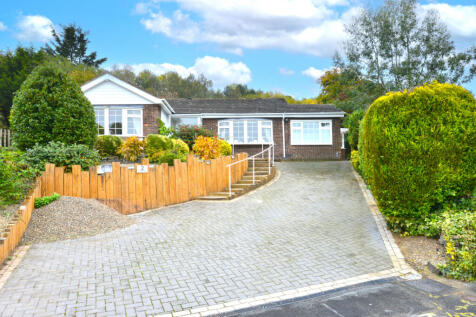 3 bedroom detached bungalow with stunning elevate