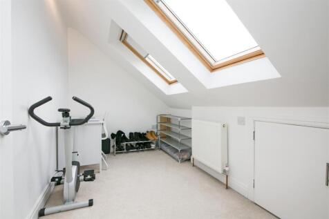 48a Churston Drive SM4 bedroom 2.jpg