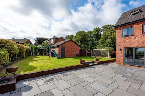 St Elvey-Garden 3.jpg