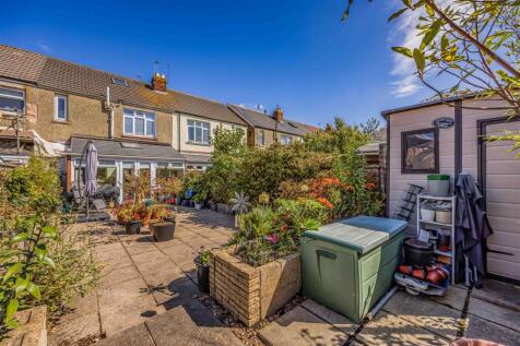4 Wesley Grove, Copnor-Small-PorticoMarketing-Sold