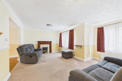 EweMove - Spalding - Wedgewood Drive - Living Roo