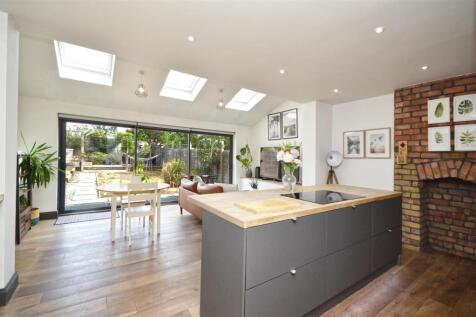Open Plan Kitchen / Diner / Family Room