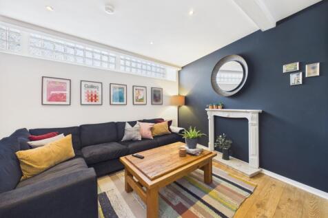 CAM03162G0-PR0282-STILL014