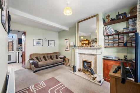 Lounge - fireplace.jpg