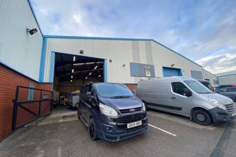 Distribution Warehouse to rent in ossett