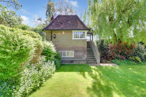 GARDEN OUT HOUSE CLOSE.jpg