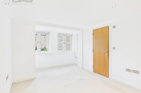 CAM05065G0-PR0016-STILL008-thumbnail-h750-70