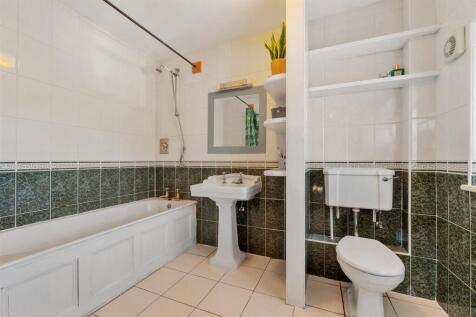 Ensuite to Bedroom 1