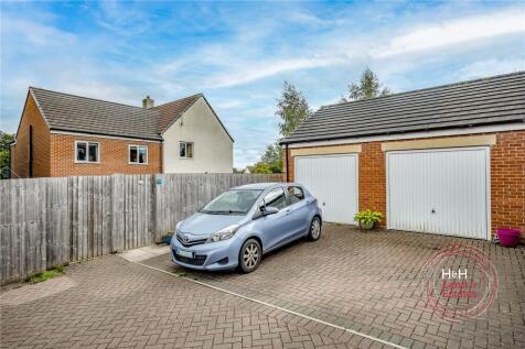 Garage / Parking