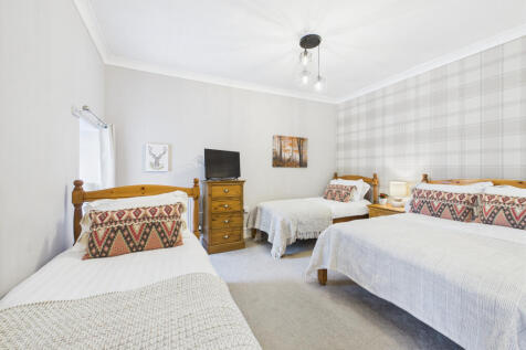 CAM03481G0-PR0115-STILL005