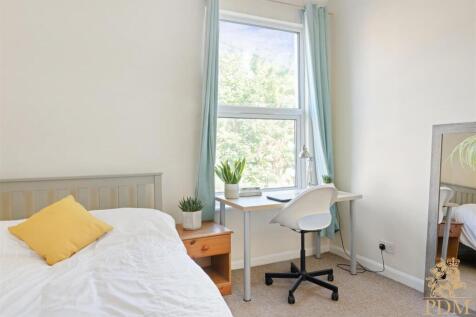124 Portland Road Nottingham NG7 4GP