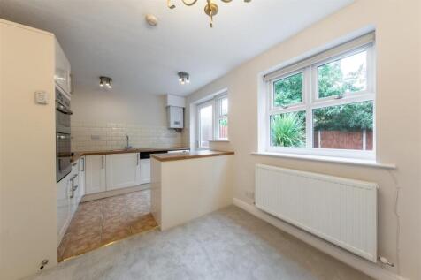 11 Brookfield Close-005.jpg