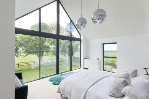 7 Hill Farm View ...