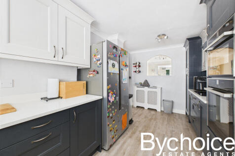 CAM05454G0-PR0032-STILL006