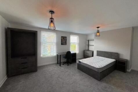 6 Bedroom Terraced in BS6 5NU