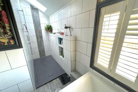 En Suite Bathroom