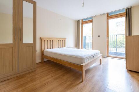 MASTER BEDROOOM .jpg