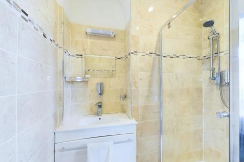 CAM03481G0-PR0082-STILL011