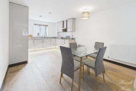 CAM01995G0-PR0336-STILL005