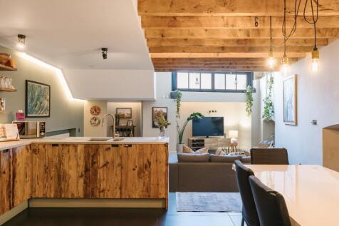 Reception/Kitchen