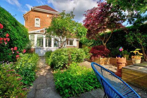 Secluded &amp; west-facing sun-trap