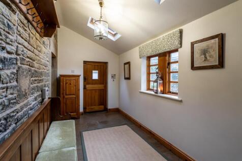 5 bed, 4 bath Semi-Detached in Sheffield - Photo 6