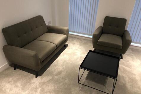 A practical two-bedroom, two-bathroom apartment in Burlington Square, offering residents’ facilities, secure entry and excellent access to Manchester’s universities and city centre.