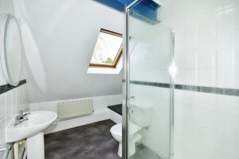 Bathroom.JPG
