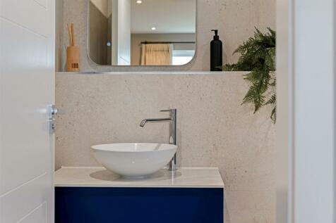 304 Sandbanks Road 327170 - (32).jpg