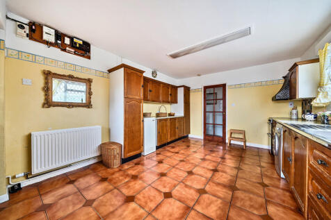1418615-2-69a057b...