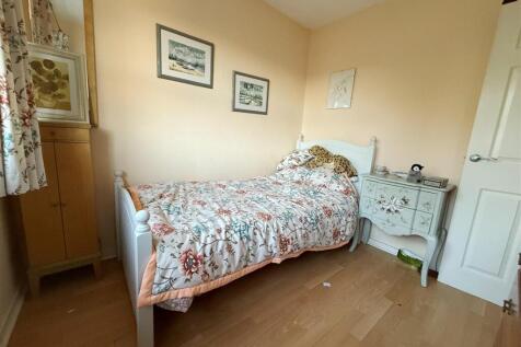 23 Mill Farm Close (13).jpeg