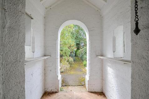 Porch &amp; Vaulted Ceiling