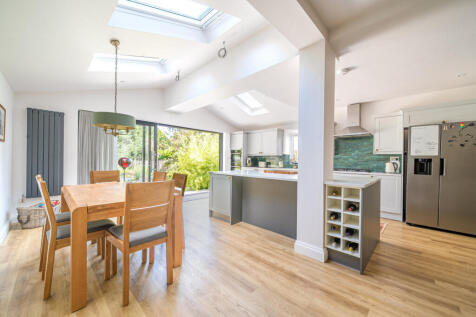 Dining/Kitchen