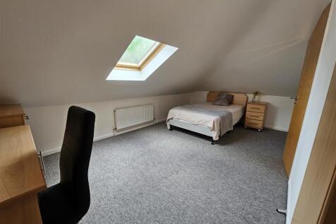 Flat 5 Room 4 A.jpg