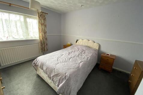 Bedroom no.1 front double: